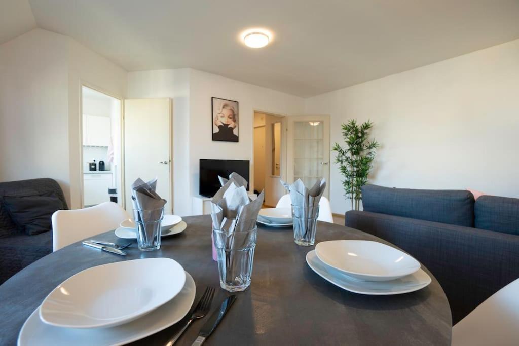 Stylish 2 Floor Penthouse • 15 Min To City Center Wina Bagian luar foto